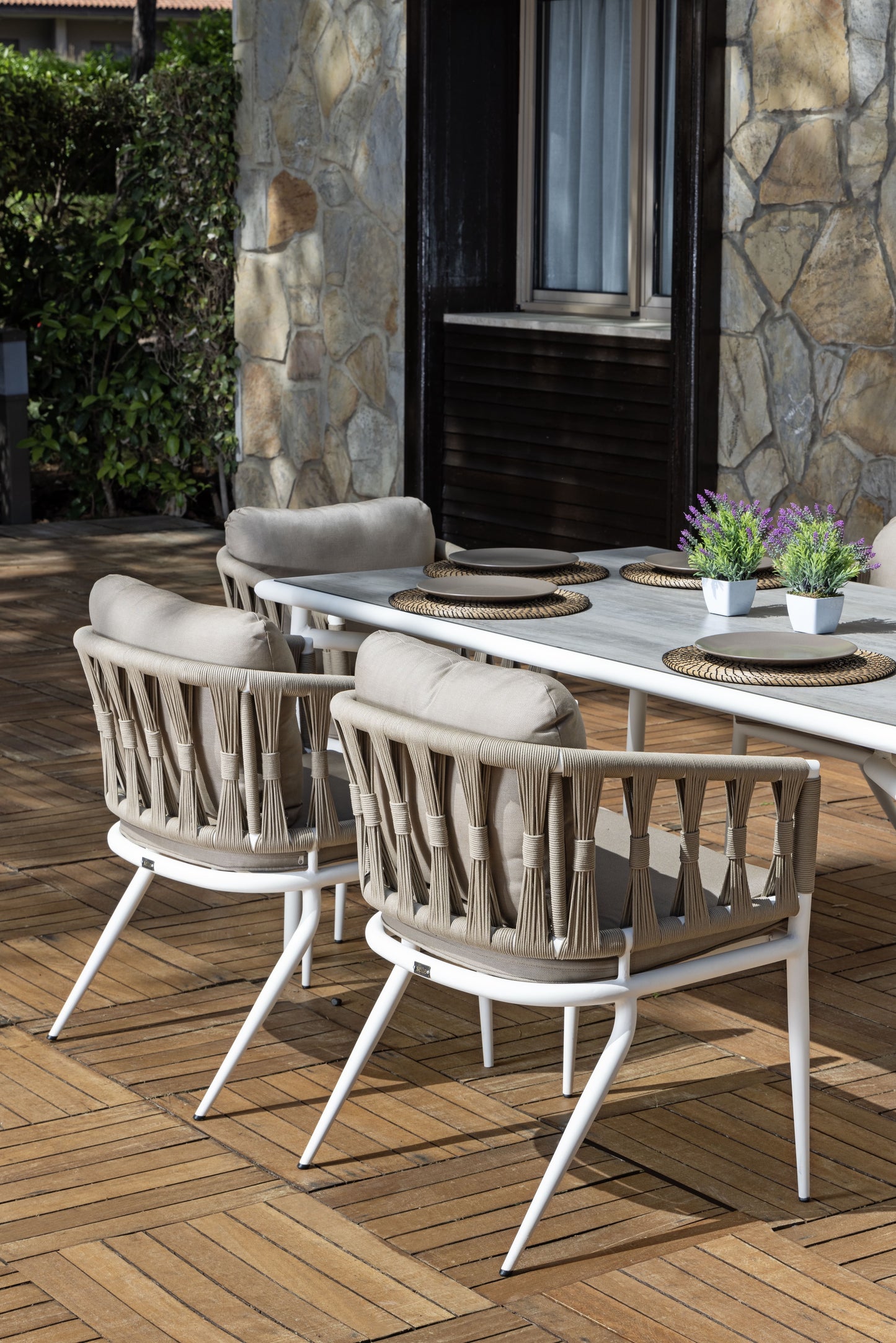 ST EWO BAHÇE MASA GRUBU